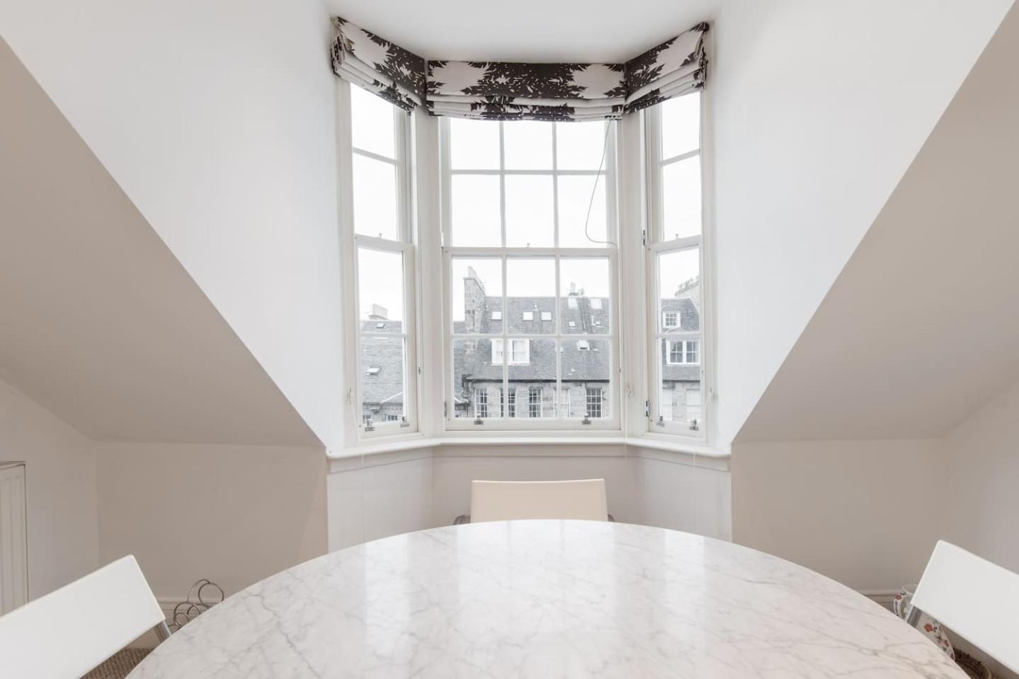 Апартаменты Super - Georgian Double Upper Flat With Castle Views In New Town